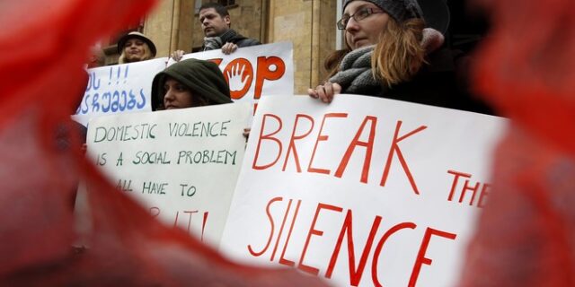 Η ζωτική σημασία και η σοβαρότητα του να “παίζεις το θύμα”