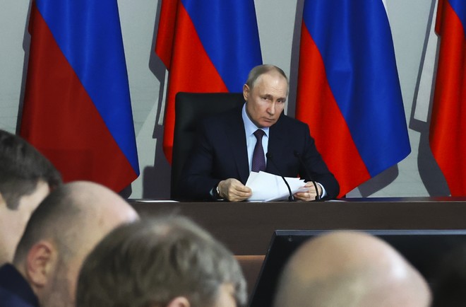 Πώς η επίθεση στο Κρεμλίνο δίνει μια ευκαιρία στον Πούτιν να κρατηθεί “όρθιος”