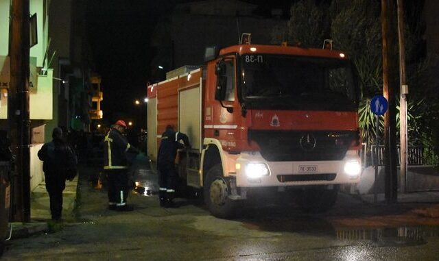 Ένας νεκρός από πυρκαγιά σε εγκαταλελειμμένο κτίριο στο κέντρο της Αθήνας