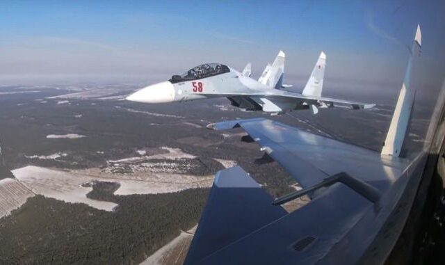 Ρωσία: Μαχητικό Su-27 αναχαίτισε δύο αμερικανικά βομβαρδιστικά πάνω από τη Βαλτική