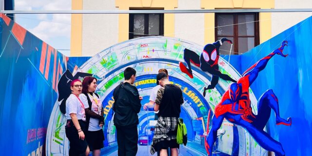 Πριν ακροβατήσει στο Αραχνο-Σύμπαν, ο Spider-Man περνάει μια βόλτα από την Τεχνόπολη