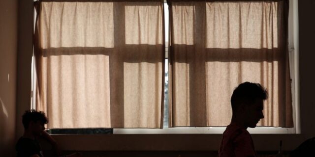 Ενδοσχολικές εξετάσεις: Οργισμένες αντιδράσεις για την “κατάρρευση” της Τράπεζας Θεμάτων