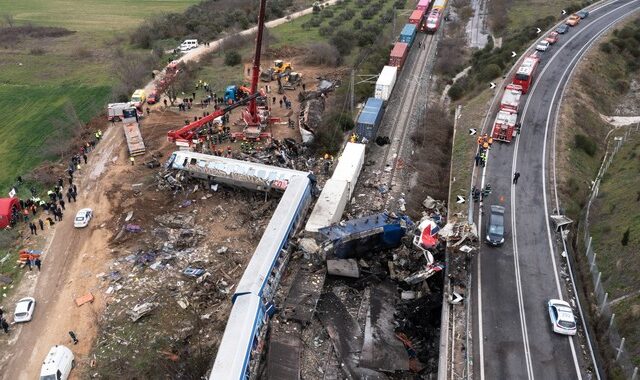 Τέμπη: Οι καμπάνες θα χτυπήσουν πένθιμα 57 φορές σε όλη τη χώρα