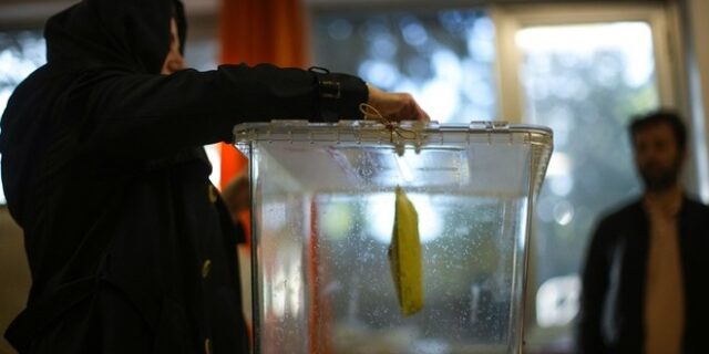 Εκλογές στην Τουρκία: Στην κάλπη γιαγιά 112 ετών