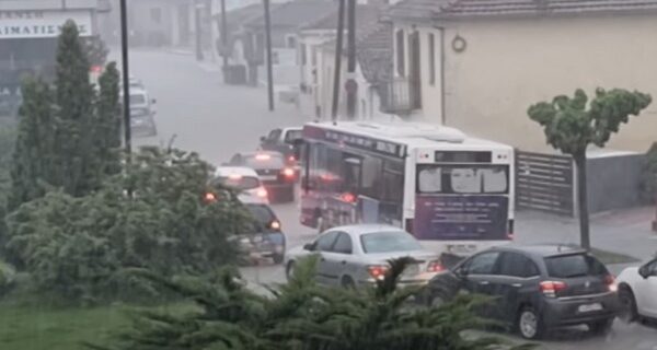 Τρίκαλα: Έντονα προβλήματα από την κακοκαιρία – 13 απομακρύνσεις ανθρώπων από σπίτια και αυτοκίνητα