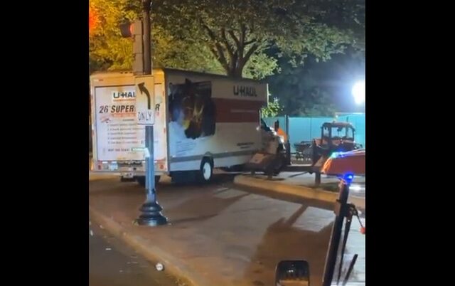 ΗΠΑ: Φορτηγό έπεσε σε μπάρες ασφαλείας κοντά στον Λευκό Οίκο