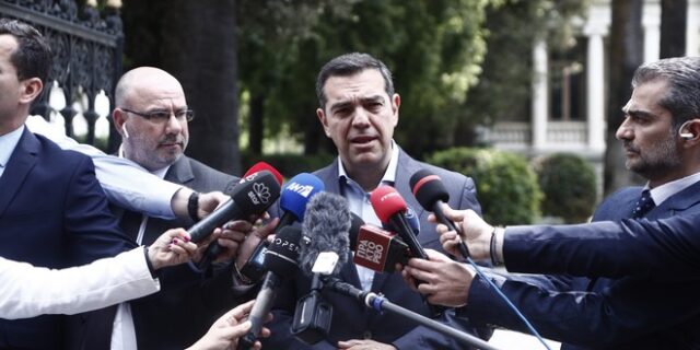 Αλέξης Τσίπρας: “Αναλαμβάνω την ευθύνη. Οδυνηρό σοκ για την κοινωνία η ήττα, θα σταθούμε όρθιοι”