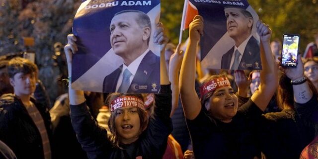 Εκλογές στην Τουρκία: Προβάδισμα αλλά όχι νίκη για τον Ερντογάν – Ολοταχώς για β’ γύρο με Κιλιτσντάρογλου
