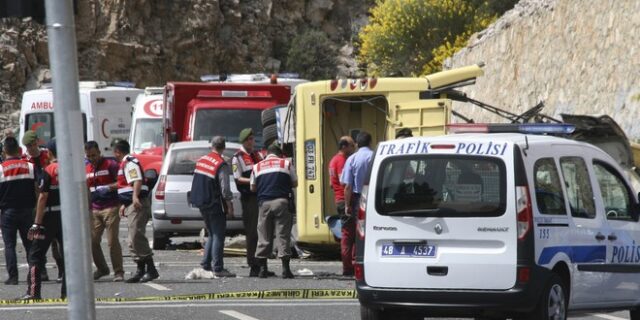 Τουρκία: 12 νεκροί σε καραμπόλα οχημάτων – Φορτηγό μπήκε στο αντίθετο ρεύμα