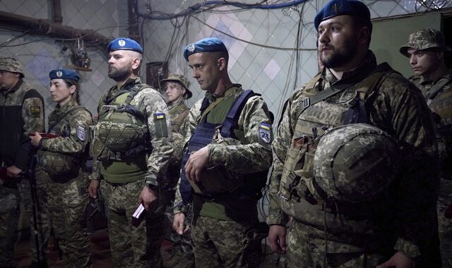 Ουκρανία: Πακέτο “μαμούθ” της Ε.Ε από δεσμευμένα ρωσικά κεφάλαια – “Απωθήσαμε μαζική επίθεση από drones”, λέει το Κίεβο