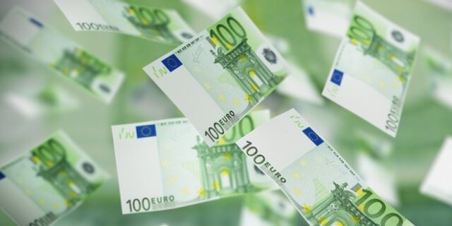 Βέλγιο: Οδηγός στην Αμβέρσα πέταξε δεκάδες χιλιάδες ευρώ από το παράθυρο του αυτοκινήτου του