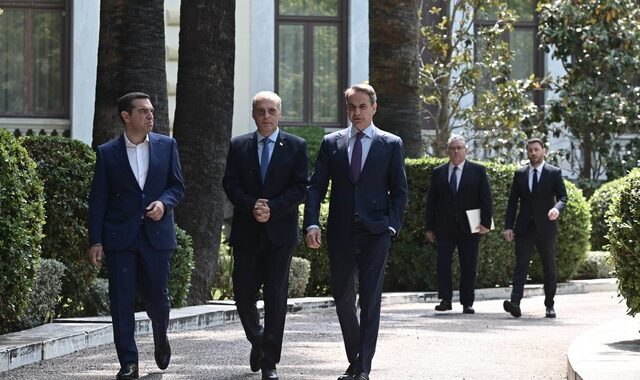 Ολοκληρώθηκε η σύσκεψη των πολιτικών αρχηγών υπό την ΠτΔ – Υπηρεσιακός πρωθυπουργός ο Ιωάννης Σαρμάς
