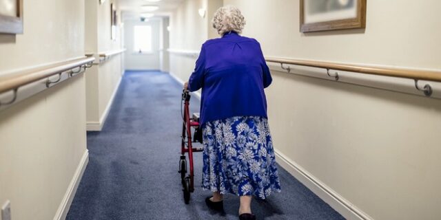 Νέα Νότια Ουαλία: Αστυνομικοί χτύπησαν με taser 95χρονη με άνοια μέσα σε γηροκομείο – Κρίσιμη η κατάστασή της