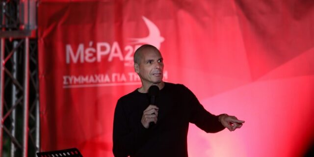 Βαρουφάκης: Να ξεριζώσουμε και να ξαναχτίσουμε από νηπιαγωγείο μέχρι πανεπιστήμιο