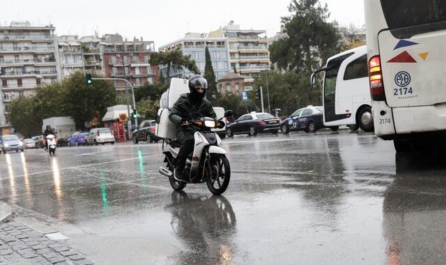 Καιρός Θεσσαλονίκη: Αυξημένες νεφώσεις με σποραδικές καταιγίδες
