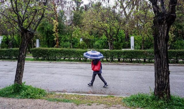 Καιρός: Βροχές την Πρωτομαγιά, επιδείνωση μέχρι την Πέμπτη