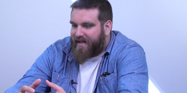 Θωμάς Ζάμπρας στο NEWS 24/7: Οι εκλογές μέσα από τη ματιά ενός stand up comedian