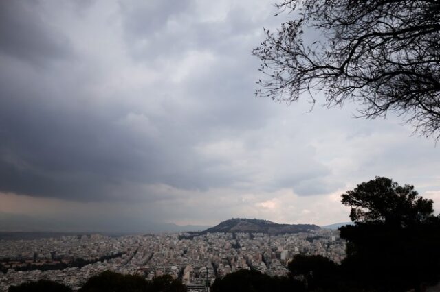 Καιρός: Έως 29 βαθμούς η θερμοκρασία με τοπικές βροχές την Κυριακή