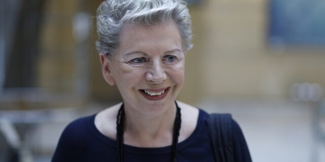 Έλενα Ακρίτα: “Θα ντρεπόμουν φριχτά αν ήμουν μέλος μιας οικογενειοκρατικής ολιγαρχίας”
