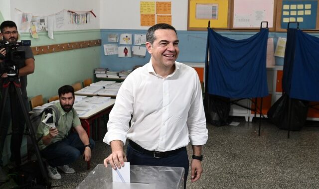 Ψήφισε ο Αλέξης Τσίπρας: “Ισχυρός ΣΥΡΙΖΑ σήμερα σημαίνει ισχυρή κοινωνία και υγιή Δημοκρατία αύριο”