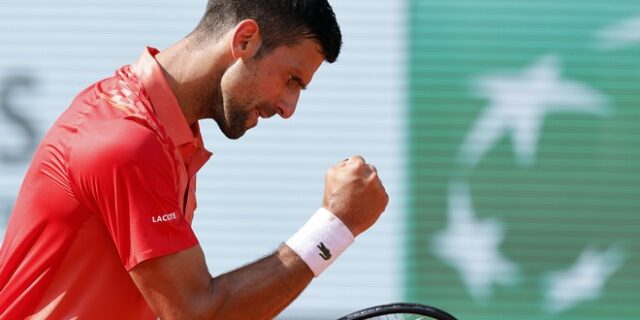 Αλκαράθ – Τζόκοβιτς 1-3: Ο Νόλε νίκησε τον λαβωμένο Ισπανό και προκρίθηκε στον τελικό του Roland Garros
