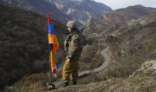 Αναζωπύρωση στο μέτωπο του Ναγκόρνο – Καραμπάχ: Τέσσερις Αρμένιοι νεκροί από πυρά Αζέρων