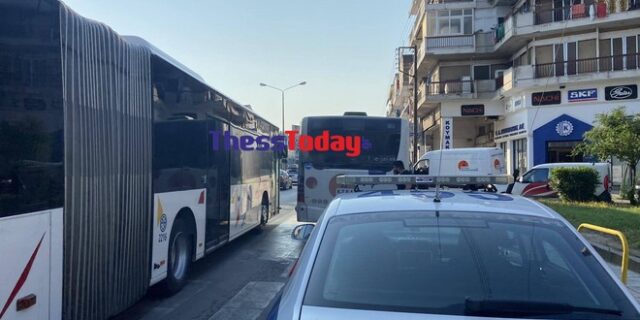 Θεσσαλονίκη: Φωτιά σε εν κινήσει αστικό λεωφορείο