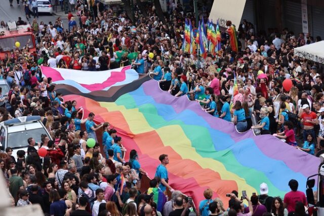 Athens Pride 2023: Μαζική συμμετοχή στην Πορεία Υπερηφάνειας – Χρώματα, μουσικές και εντυπωσιακές εικόνες