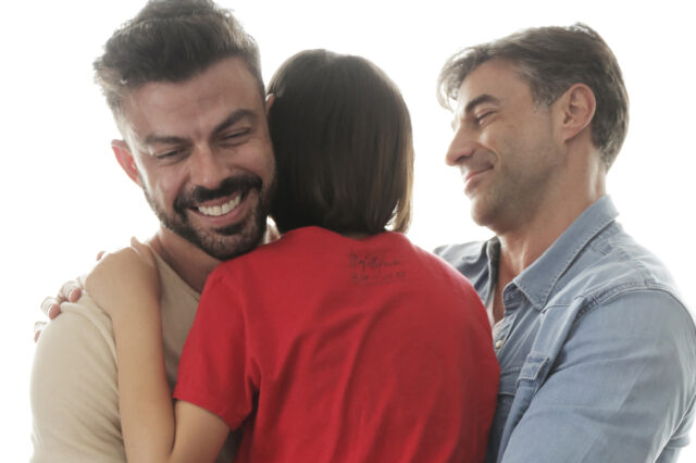 Γιατί τελικά η αγάπη κάνει την οικογένεια – Και φέτος η Στέγη δηλώνει #Παρούσα στο Athens Pride