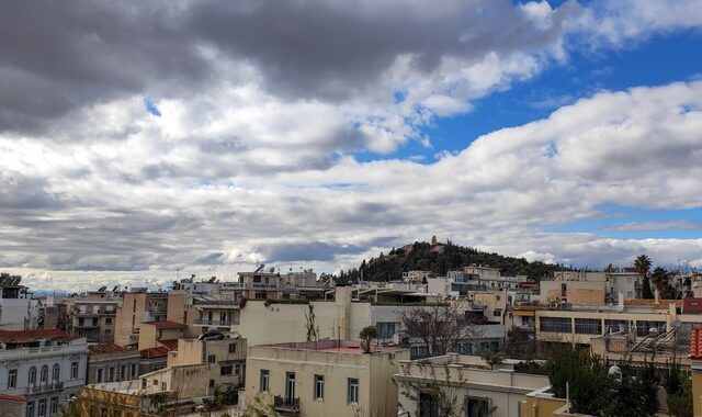 Καιρός Αθήνα: Συννεφιά με πιθανότητα βροχής μέχρι το μεσημέρι