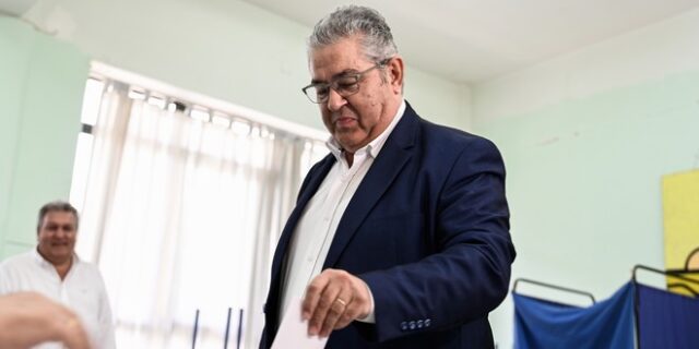 Πήγε ο Κουτσούμπας να ψηφίσει και δεν του έδωσαν το ψηφοδέλτιο του ΚΚΕ – Πώς αντέδρασε