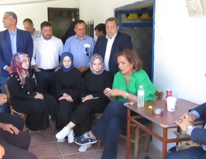 ΣΥΡΙΖΑ: “Ανερυθρίαστοι εκβιασμοί από τη Ντόρα Μπακογιάννη στη μουσουλμανική μειονότητα”