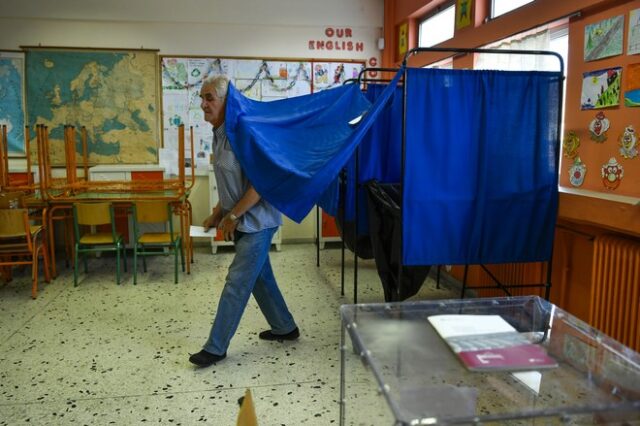 Πενήντα χρόνια εκλογές, 416 κόμματα και σχηματισμοί – Τα θυμάστε όλα;