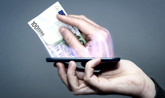 ΕΕ: “Ζυμώσεις” για το ψηφιακό ευρώ – Οι προτάσεις της Κομισιόν και ο “συνεκτικός δεσμός” των μετρητών