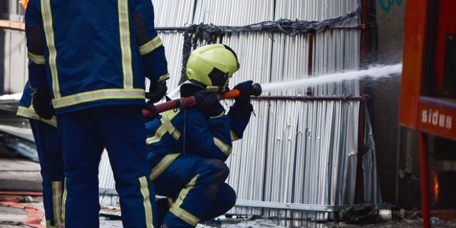 Μεταξουργείο: Φωτιά σε εγκαταλελειμμένο κτίριο