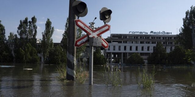 ΗΠΑ: Οι μυστικές υπηρεσίες “δείχνουν” τη Ρωσία πίσω από την επίθεση στο φράγμα στην Ουκρανία