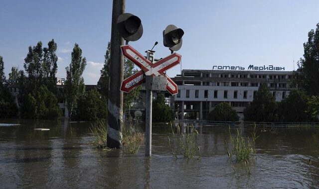 ΗΠΑ: Οι μυστικές υπηρεσίες “δείχνουν” τη Ρωσία πίσω από την επίθεση στο φράγμα στην Ουκρανία