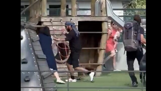 Επίθεση με μαχαίρι στη Γαλλία: Ποιός είναι ο “ήρωας με τα σακίδια” που τρόμαξε τον δράστη – Σε κρίσιμη κατάσταση 4 παιδιά
