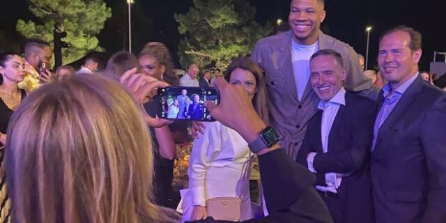 Γιάννης Αντετοκούνμπο: “Δεν θα αλλάξουμε τον κόσμο, αλλά θα προσπαθήσουμε και αυτή είναι μία επιτυχία”