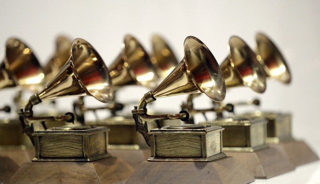 Φρένο στο AI από τα Grammy – Μόνον άνθρωποι μπορούν να είναι υποψήφιοι για τα βραβεία