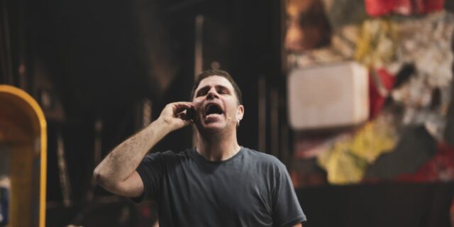 Ναρκωτικά, κακές παρέες και νοσταλγική διάθεση στον Βοτανικό- Ο θρυλικός ΤΣΙΟΥ επιστρέφει μέσα από 25 καρέ