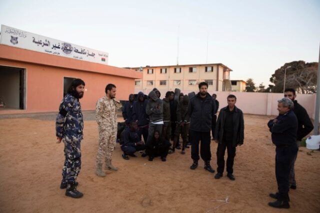 Λιβύη: Οι αρχές απέλασαν χιλιάδες Αιγύπτιους μετανάστες