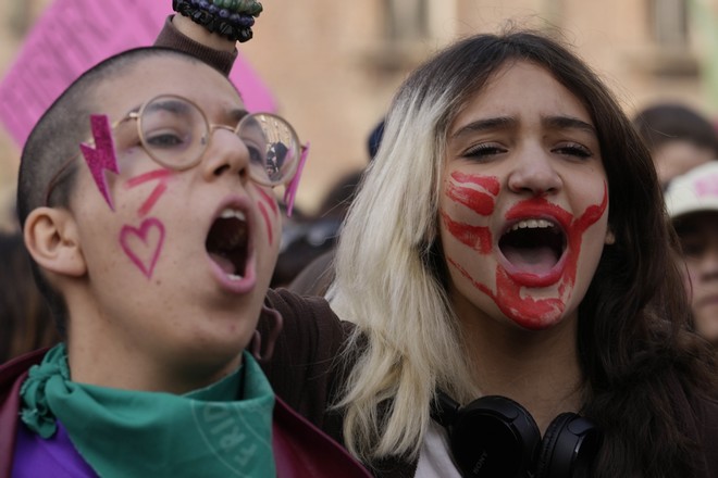 Nuovo omicidio femminile in Italia: barista uccide la compagna incinta