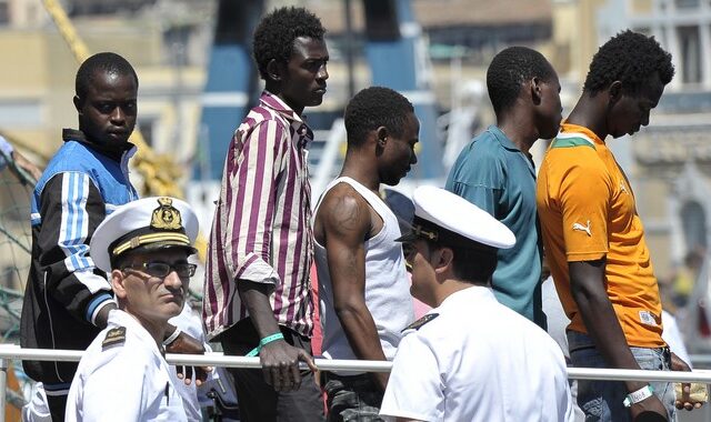 Βρετανία: Η απέλαση μεταναστών στη Ρουάντα κρίθηκε παράνομη από εφετείο του Λονδίνου