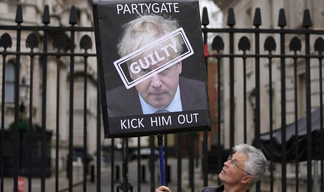 Βρετανία-Partygate: Ο Μπόρις Τζόνσον παραπλάνησε σκόπιμα το βρετανικό κοινοβούλιο
