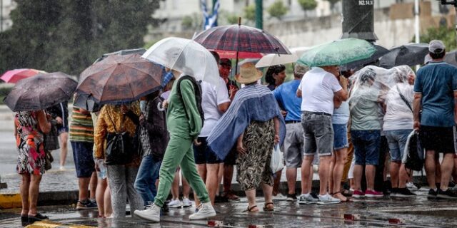 Καιρός: Πού θα σημειωθούν βροχές και καταιγίδες τη Δευτέρα – Τι θερμοκρασίες θα κάνει