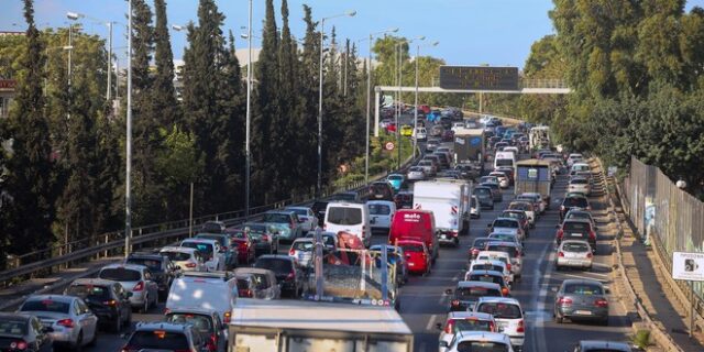 Κίνηση στους δρόμους: “Έμφραγμα” στον Κηφισό, προβλήματα σε Κηφισίας και Ποσειδώνος – LIVE ΧΑΡΤΗΣ