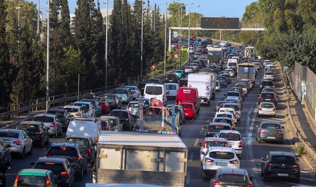 Κίνηση στους δρόμους: Μποτιλιάρισμα σε Κηφισό και Αττική Οδό – LIVE ΧΑΡΤΗΣ