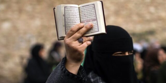 Σουηδία: Οργή της Άγκυρας για την καύση του Κορανίου –
“Συνένοχος όποιος κλείνει τα μάτια του σε τέτοιες πράξεις”