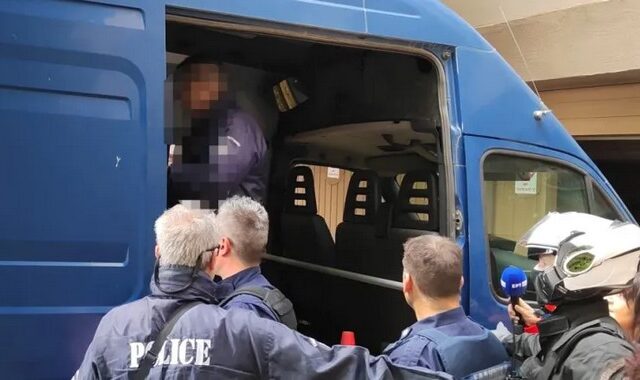 Κοζάνη: Αναβλήθηκε η δίκη του δράστη με το τσεκούρι στην εφορία – Δεκτό το αίτημά του να δώσει στις πανελλήνιες